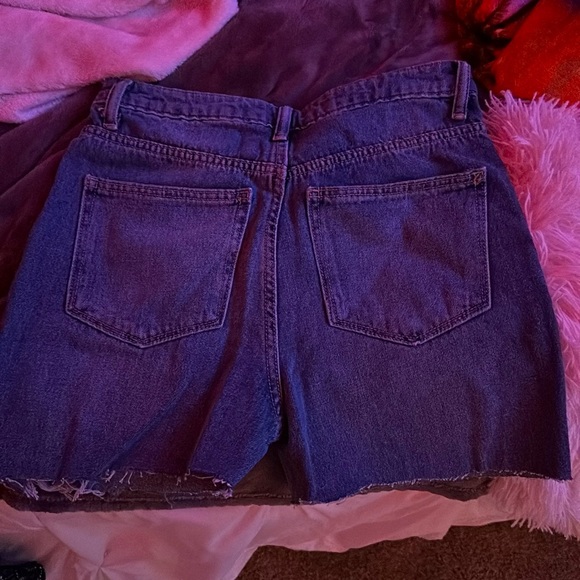 Cute jean shorts! - Picture 2 of 2